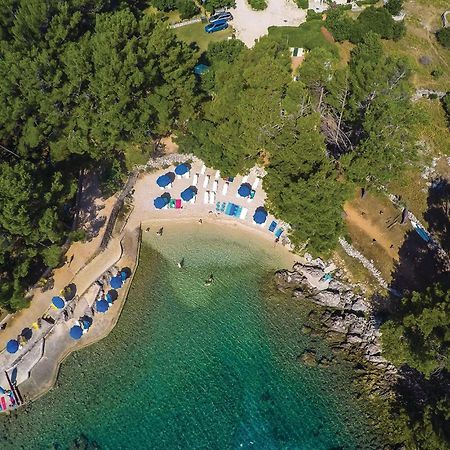Lovely Apartment In Veli Losinj With Kitchen Exterior foto