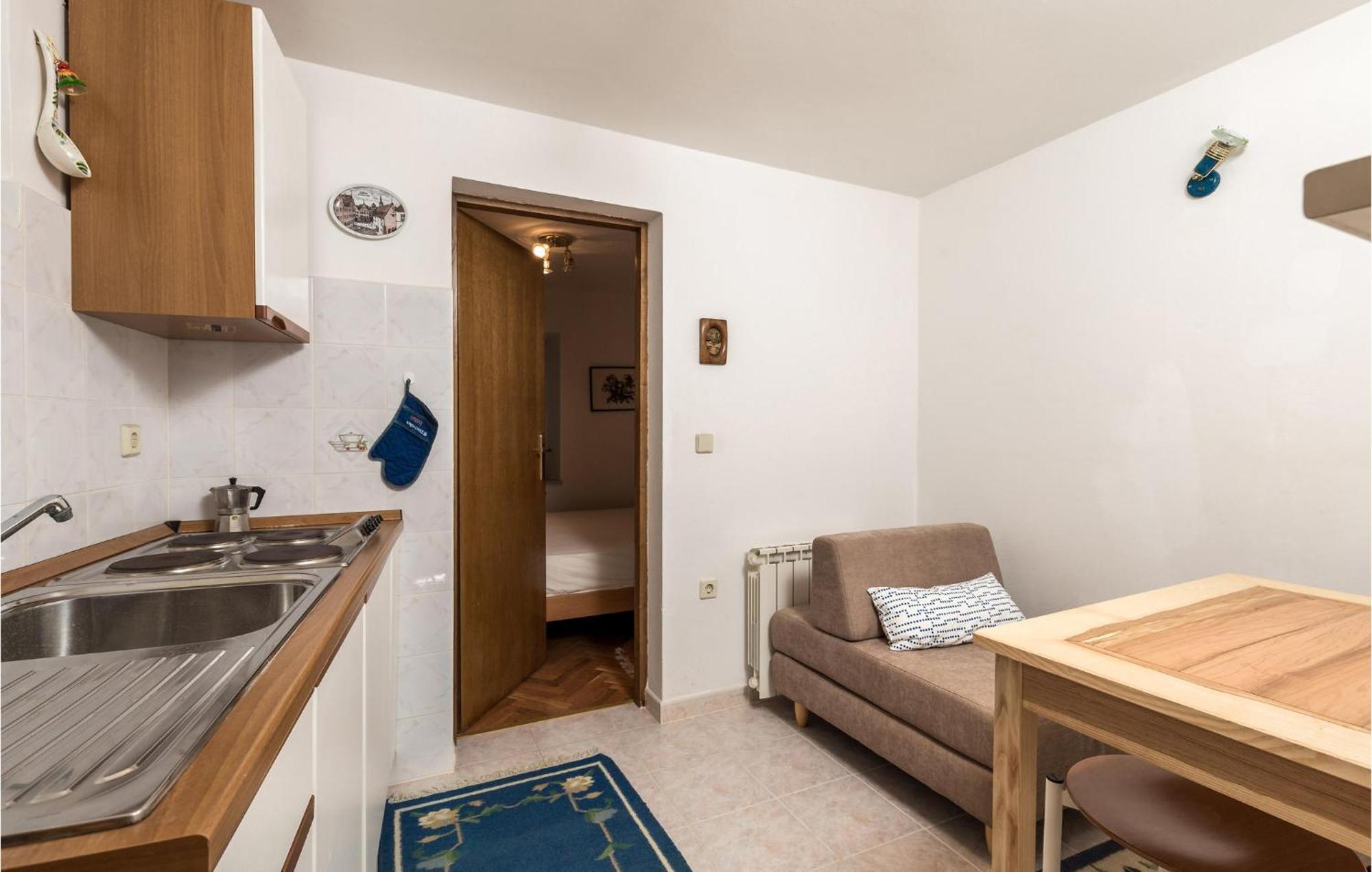 Lovely Apartment In Veli Losinj With Kitchen Exterior foto