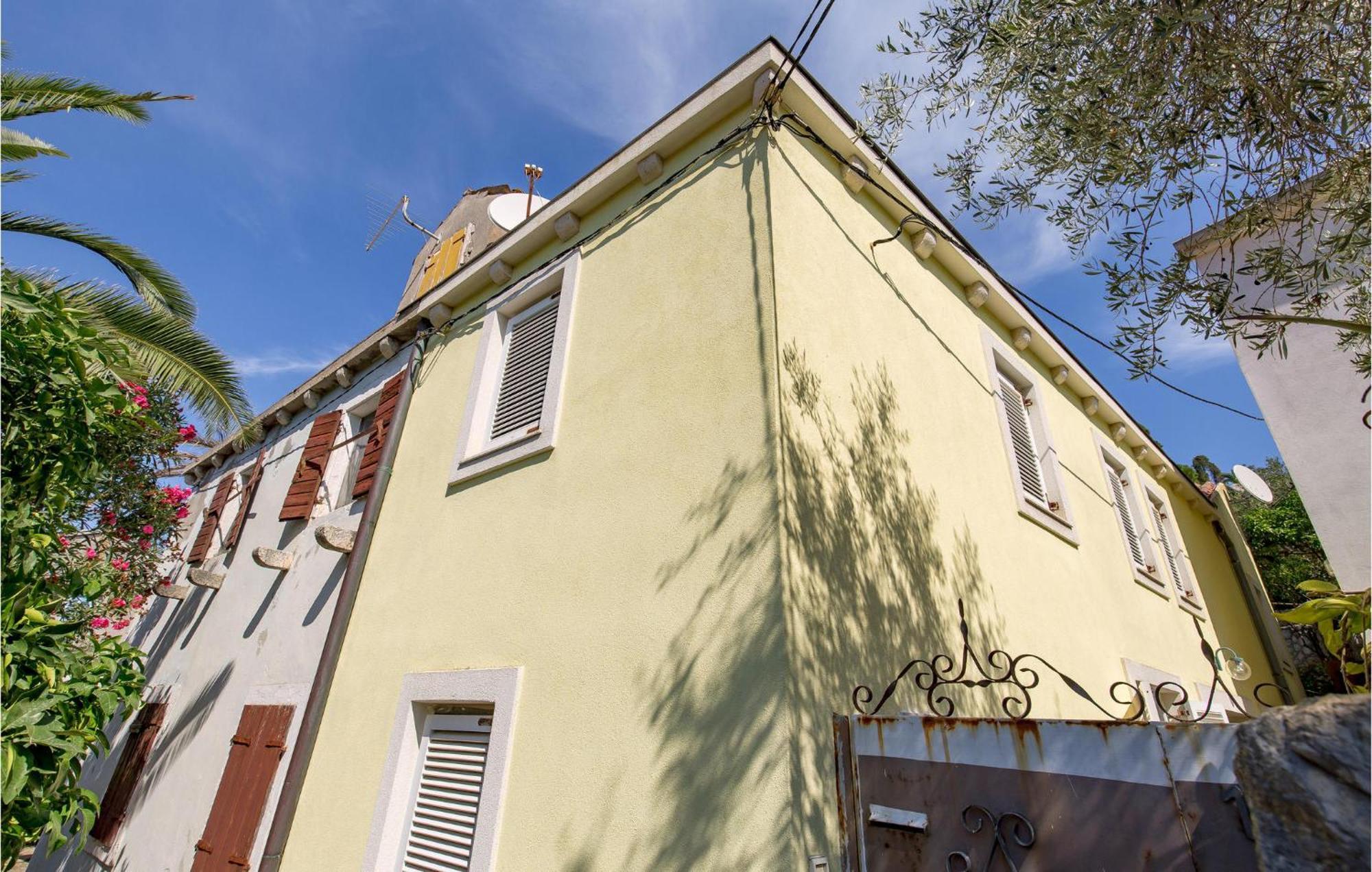 Lovely Apartment In Veli Losinj With Kitchen Exterior foto