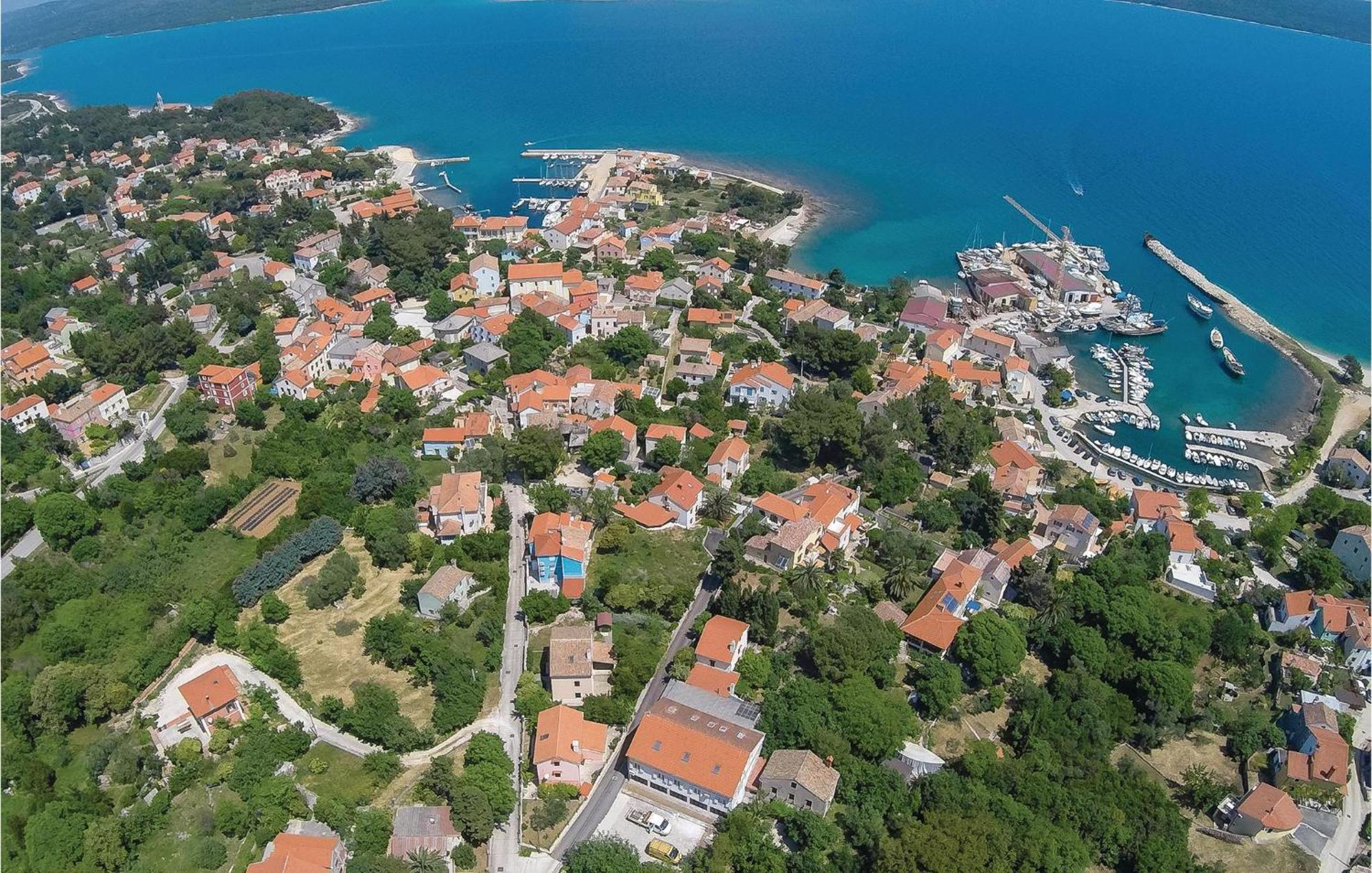 Lovely Apartment In Veli Losinj With Kitchen Exterior foto