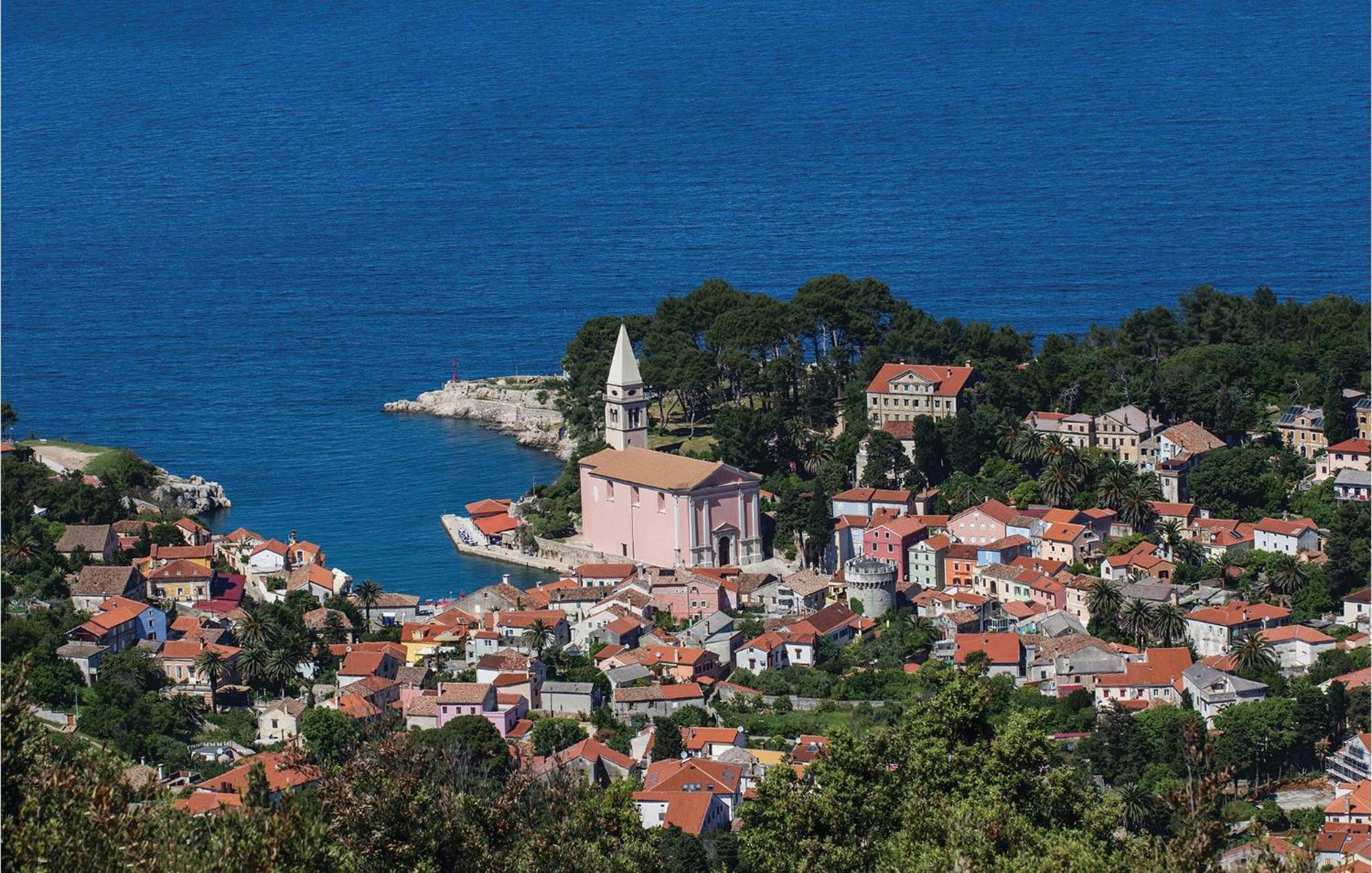Lovely Apartment In Veli Losinj With Kitchen Exterior foto